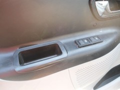 新能源電動(dòng)汽車(chē)全封閉四輪轎車(chē)?yán)夏耆舜杰?chē)電動(dòng)觀光車(chē)路虎款鐵殼圖3