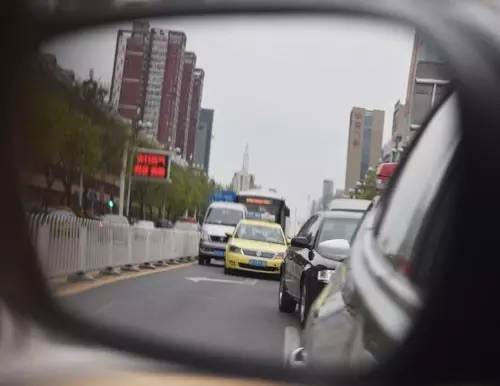唐山這些車將被罰款200元 記2分 就因為這個動作