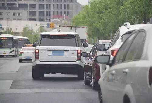 唐山這些車將被罰款200元 記2分 就因為這個動作