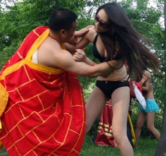 美女與和尚道士激情野戰(zhàn)(14)