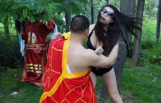 美女與和尚道士激情野戰(zhàn)(6)
