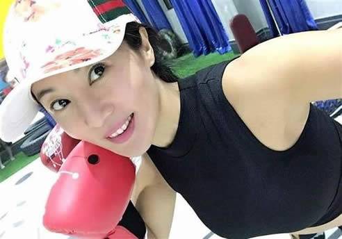 50歲辣媽劉葉琳似少女：和22歲兒子一起常被誤會是情侶