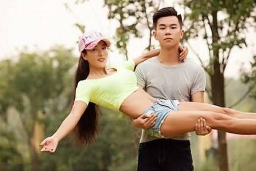 50歲辣媽劉葉琳似少女：和22歲兒子一起常被誤會是情侶