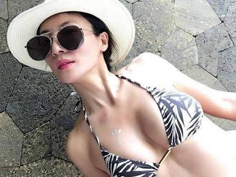 50歲辣媽劉葉琳似少女：和22歲兒子一起常被誤會是情侶