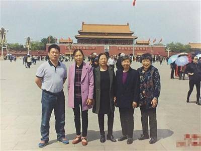 有你嗎?攝影師拍天安門38年 上千照片無人領(lǐng)