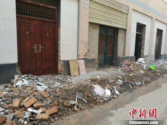 拆除后的街道。