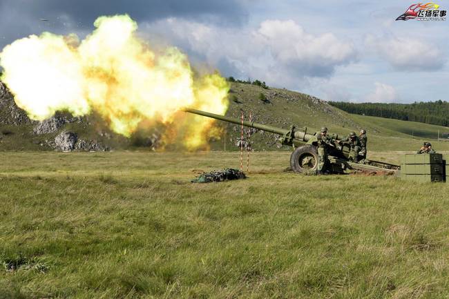 塞爾維亞陸軍炮兵實彈射擊演習 火箭炮造型大亮！