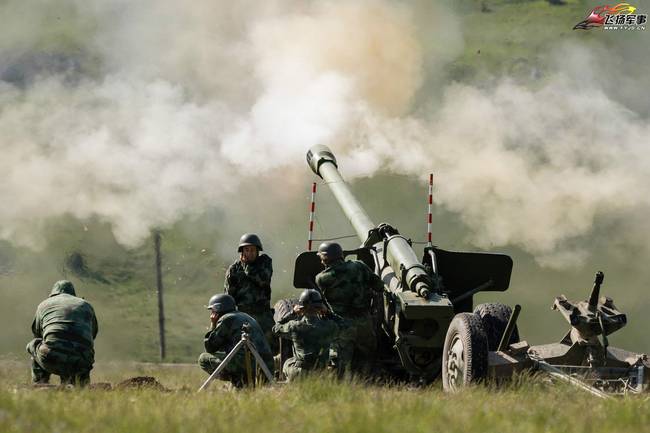 塞爾維亞陸軍炮兵實彈射擊演習 火箭炮造型大亮！
