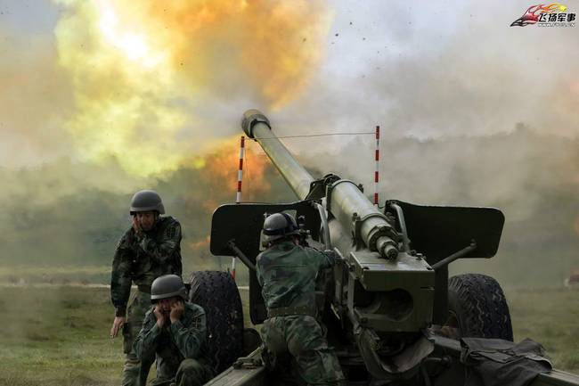 塞爾維亞陸軍炮兵實彈射擊演習 火箭炮造型大亮！
