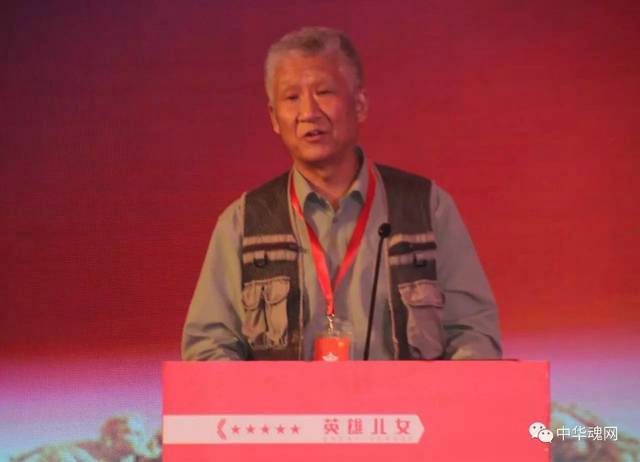 中共隱蔽戰(zhàn)線專家郝在今做主旨發(fā)言。 