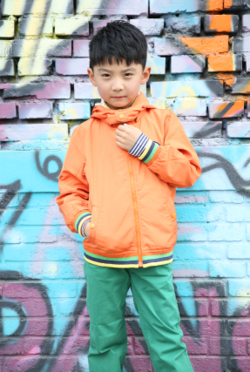 程一閣參與李寧服裝走秀 小型男魅力吸睛無數(shù)
