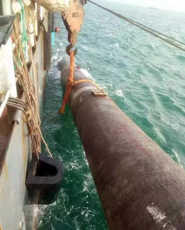 南海現(xiàn)&ldquo;蛟龍&rdquo;！亞洲最大管徑海底輸油管線投用