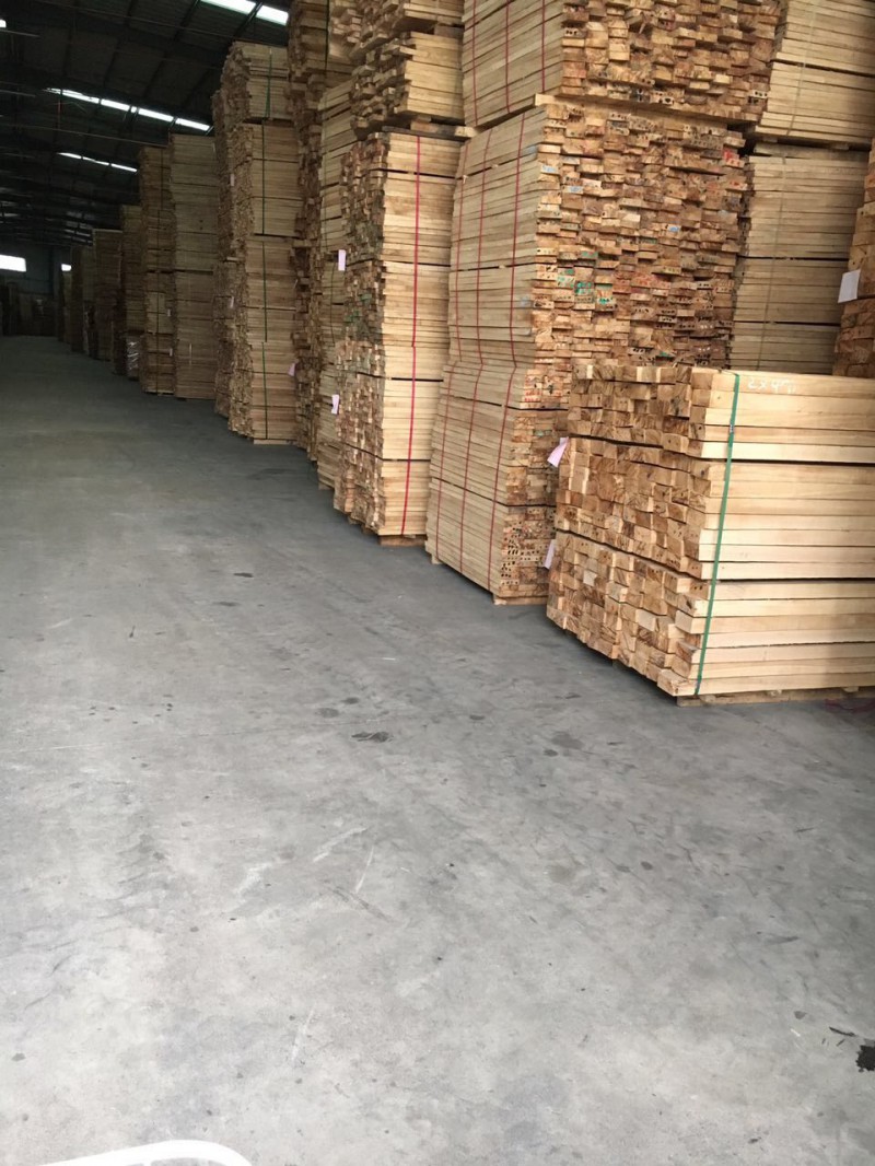 大量批發(fā)橡膠木 進(jìn)口材 各種工藝品家具地板樓梯木板材