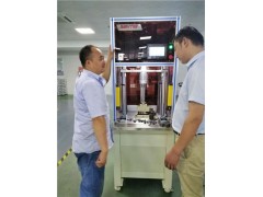 帶檢測數(shù)控壓裝機(jī)_智能伺服壓裝機(jī)_排名地鐵輪對壓裝機(jī)_ 賽瑪供圖1