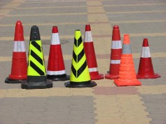 東莞常平廠家批發(fā)施工紅色高水馬 防撞桶 警示牌 路錐等圖2