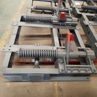 900軌距礦用阻車(chē)器 軌道防溜車(chē)氣動(dòng)臥閘