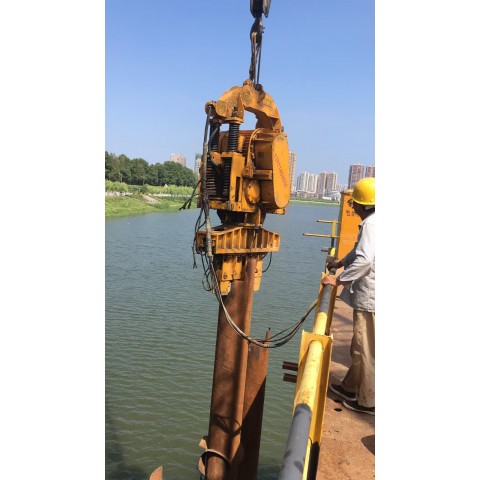 湖北君環(huán)機(jī)械出租出售各種型號(hào)振動(dòng)錘圖6